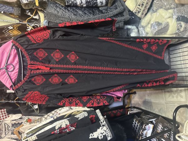 Сукня жіноча,чорна,вишита
